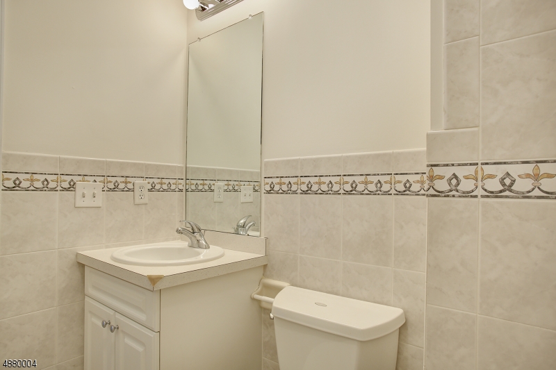 Glenmont Commons - Residential Lease