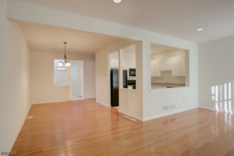 Glenmont Commons - Residential Lease