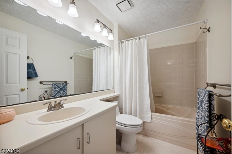 GLENBROOKE - Residential