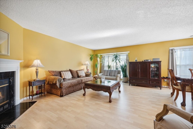 GLENBROOKE - Residential