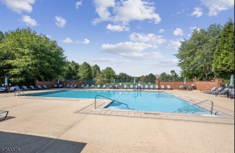 GLENBROOKE - Residential