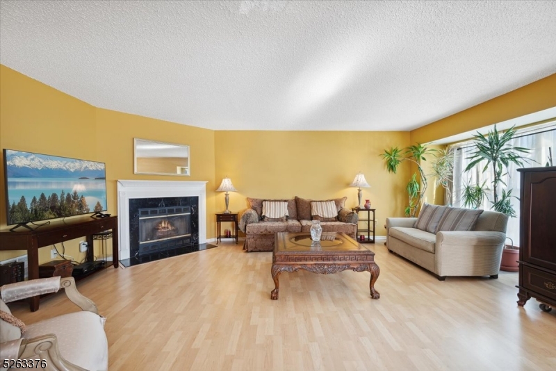 GLENBROOKE - Residential