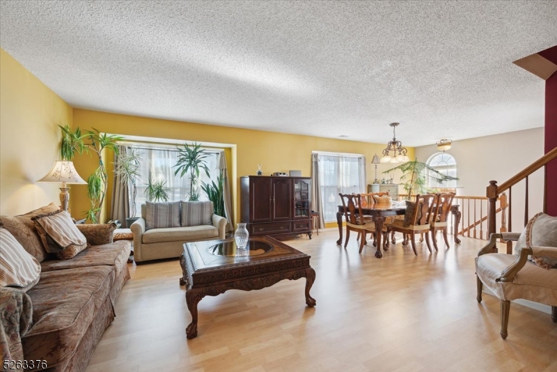 GLENBROOKE - Residential