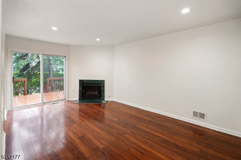 16 Ashley Ct