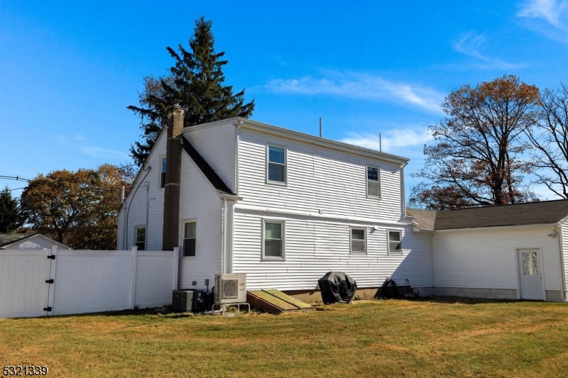 Pershing/Budd Lk - Residential