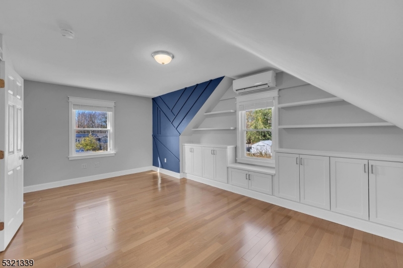 Pershing/Budd Lk - Residential