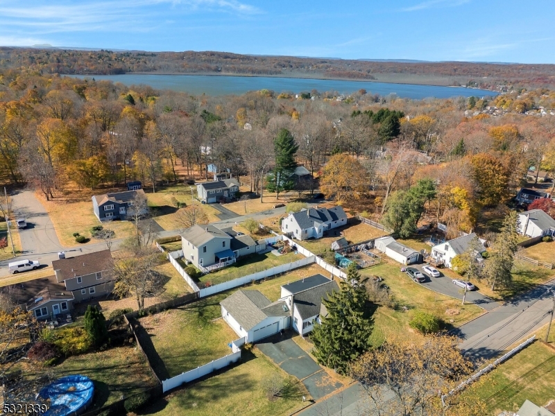 Pershing/Budd Lk - Residential