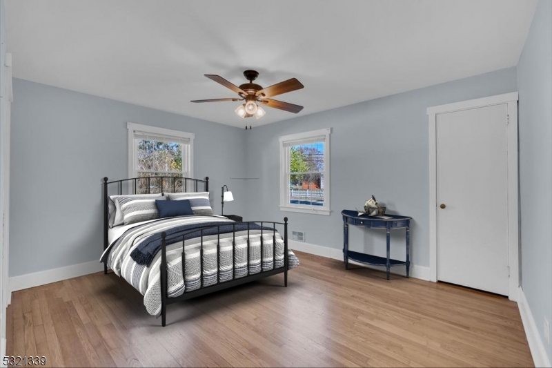 Pershing/Budd Lk - Residential