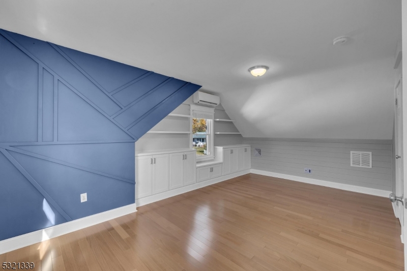 Pershing/Budd Lk - Residential