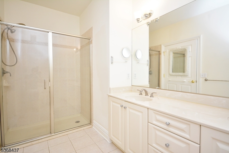 Lakeside Villas at Watchung - Residential