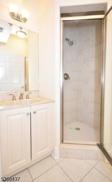 Lakeside Villas at Watchung - Residential