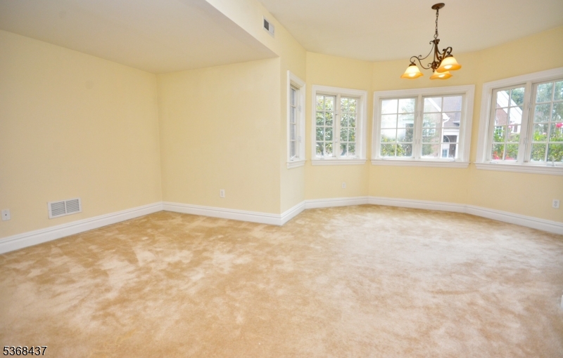 Lakeside Villas at Watchung - Residential