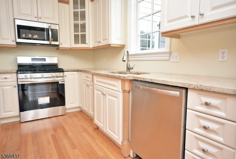 Lakeside Villas at Watchung - Residential