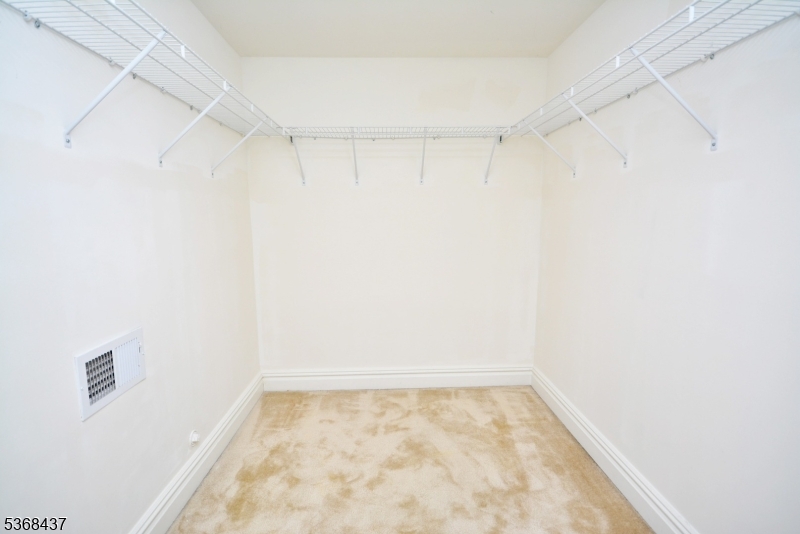 Lakeside Villas at Watchung - Residential