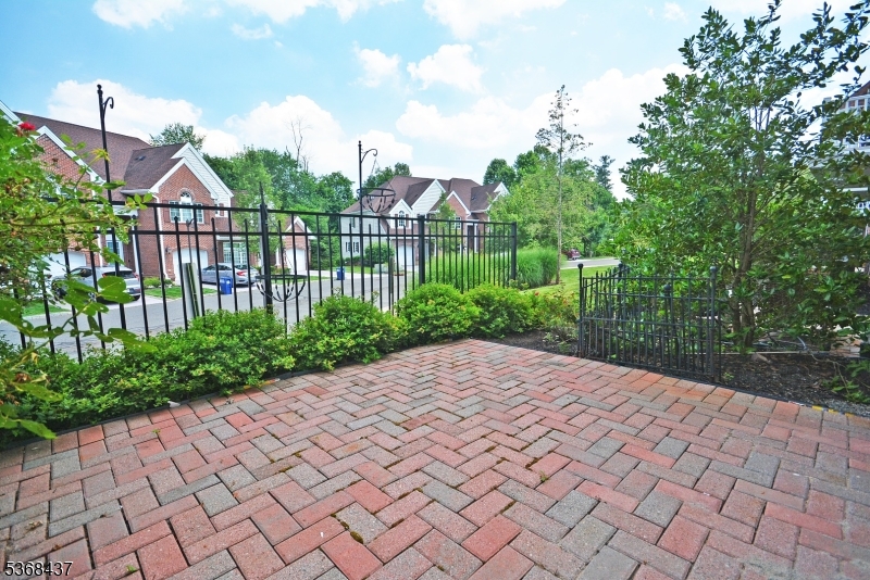 Lakeside Villas at Watchung - Residential