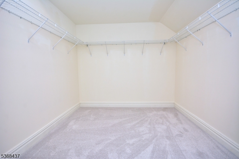 Lakeside Villas at Watchung - Residential