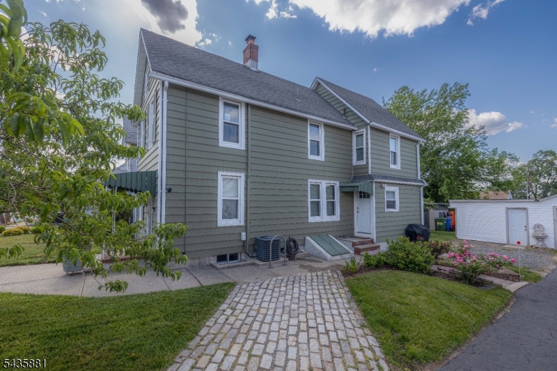 Photo 1 of 20 — 601 Main St, Sayreville Boro, NJ 08872