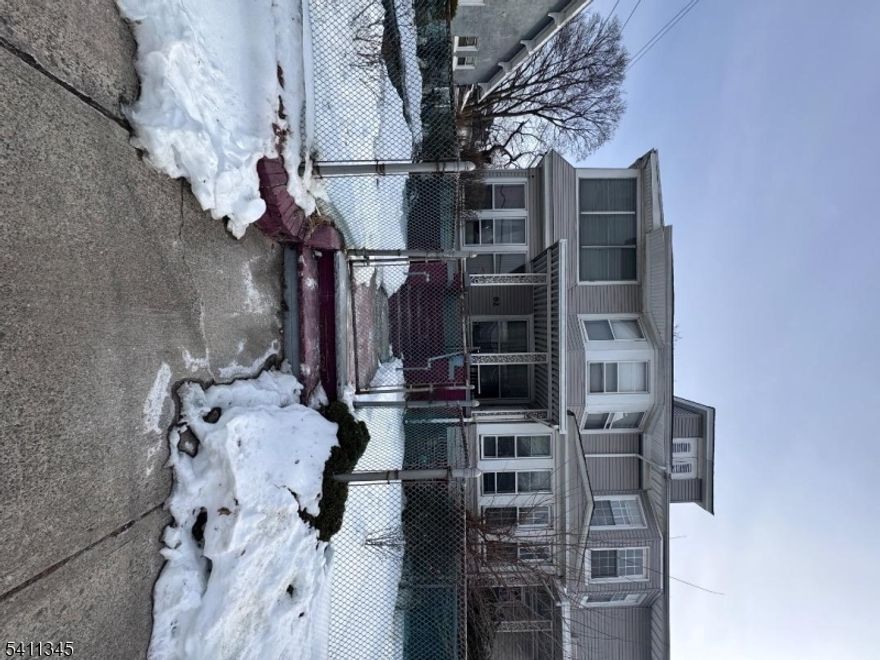 Entire house for rent!! Come see this beautiful 4 bed, 2 bath apartment! If you have multiple cars? No problem! Driveway can fit up to 4 cars.