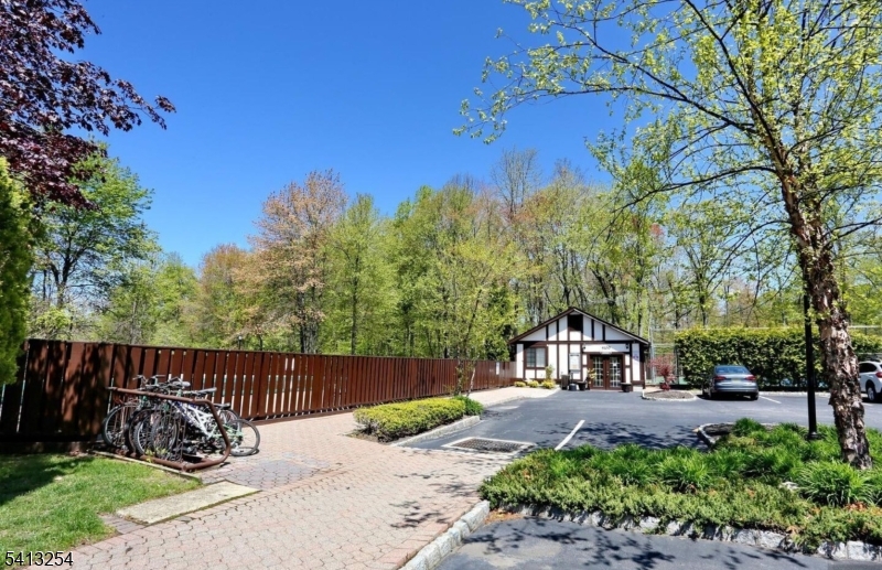 Ridge Gardens - Residential