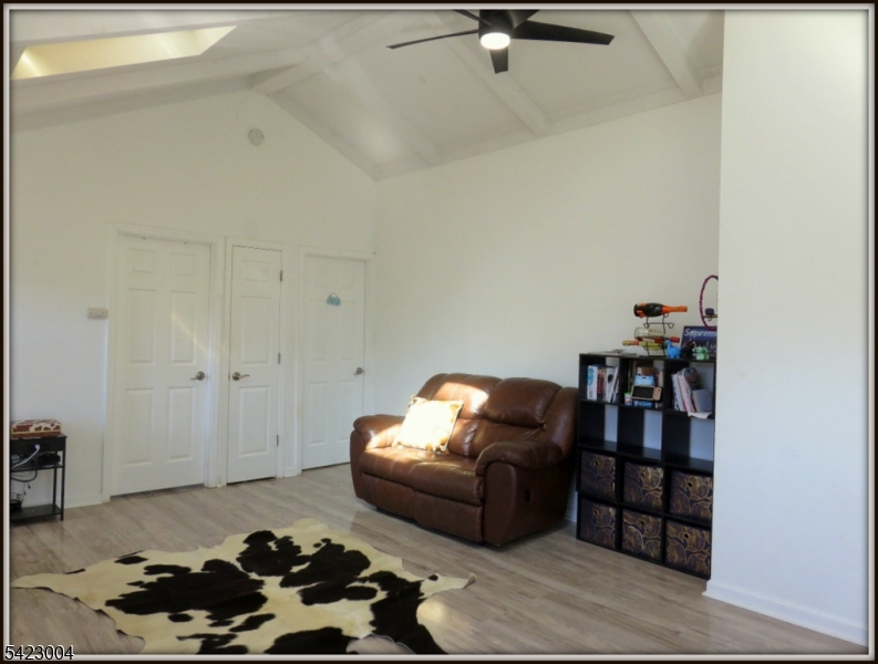 PAULINSKILL LAKE - Residential