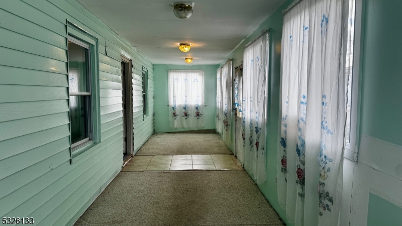 Paterson City, New Jersey 07502, United States, 6 Bedrooms Bedrooms, ,4 BathroomsBathrooms,Residential,Pending,30802