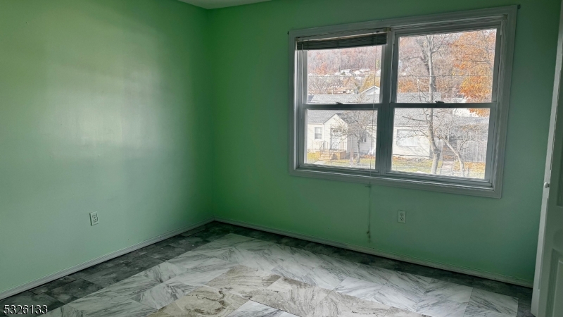 Paterson City, New Jersey 07502, United States, 6 Bedrooms Bedrooms, ,4 BathroomsBathrooms,Residential,Pending,30802