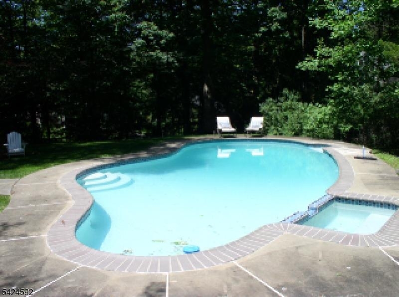 SLEEPY HOLLOW - Residential