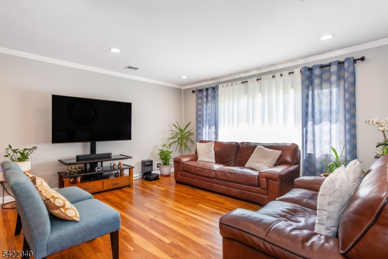 Greglawn - Residential