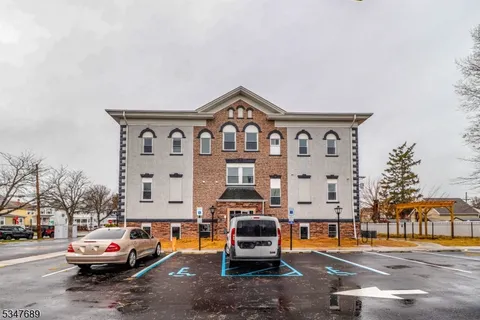 MLS: 3953973