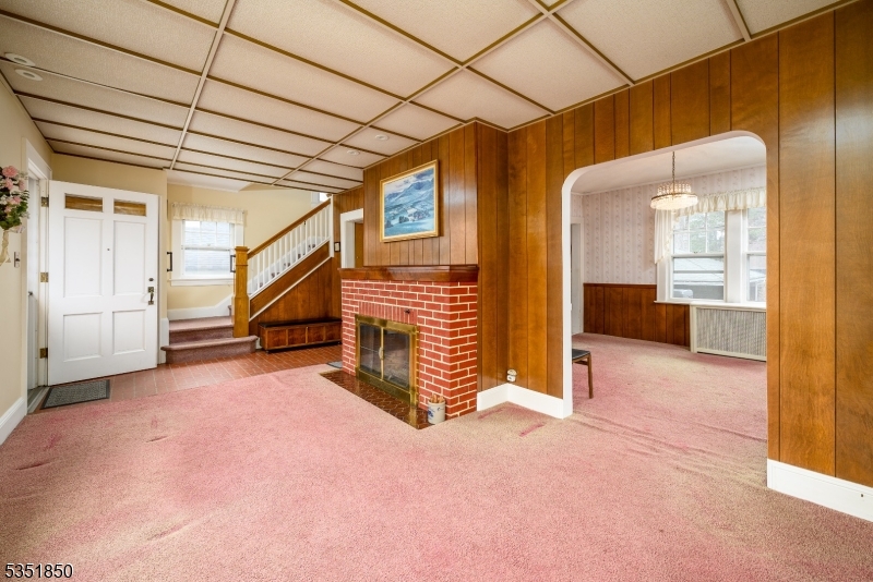 104 Riverside Dr