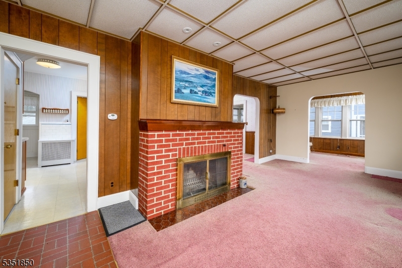 104 Riverside Dr