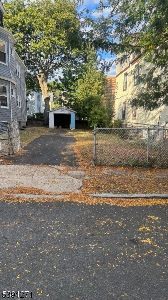 Newark City, New Jersey 07104, United States, 3 Bedrooms Bedrooms, ,1 BathroomBathrooms,Residential,Active,227254