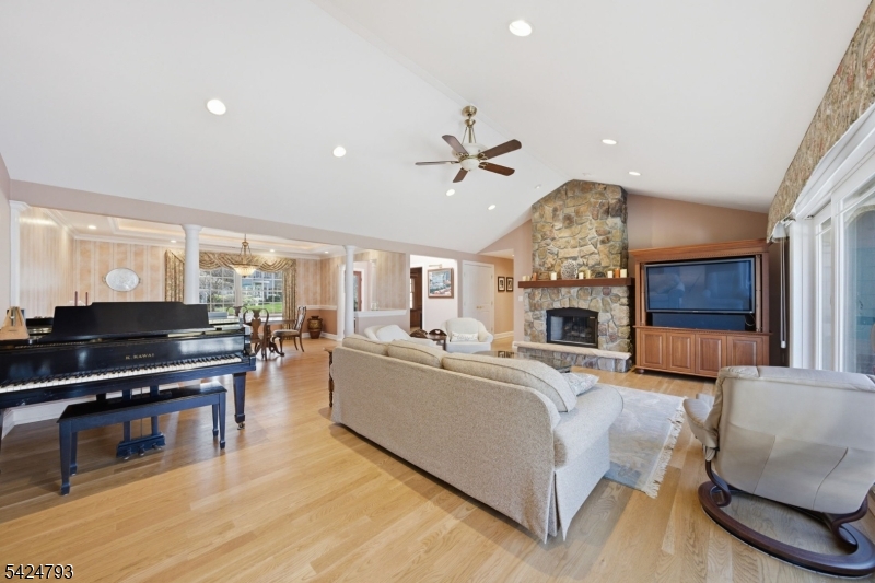 Edgewater Lake - Residential