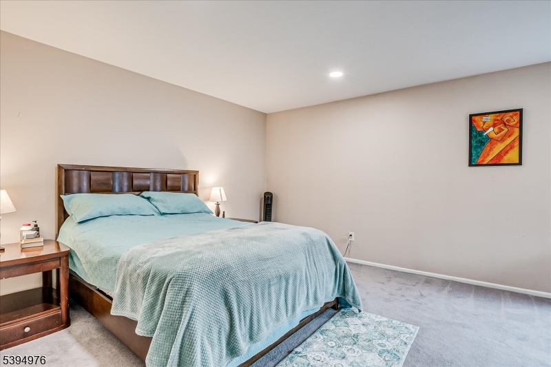 Crestmont Manor - Residential