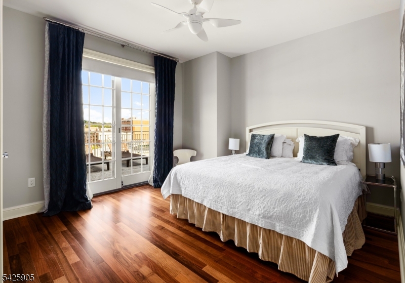 40 Park Place - Residential
