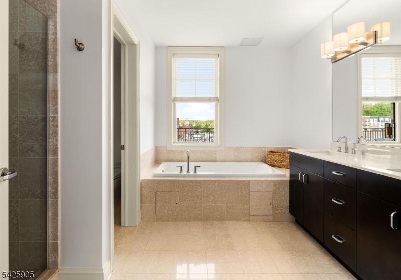 40 Park Place - Residential