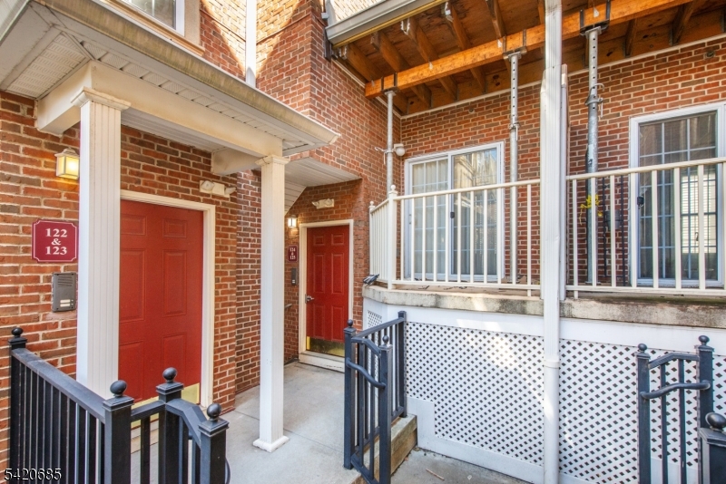 Dey and Bergen - Residential