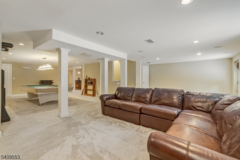 BROOKRACE - Residential