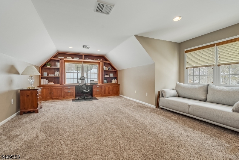 BROOKRACE - Residential