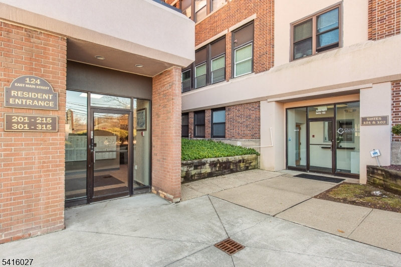 SCHOOL HOUSE PLAZA - Residential