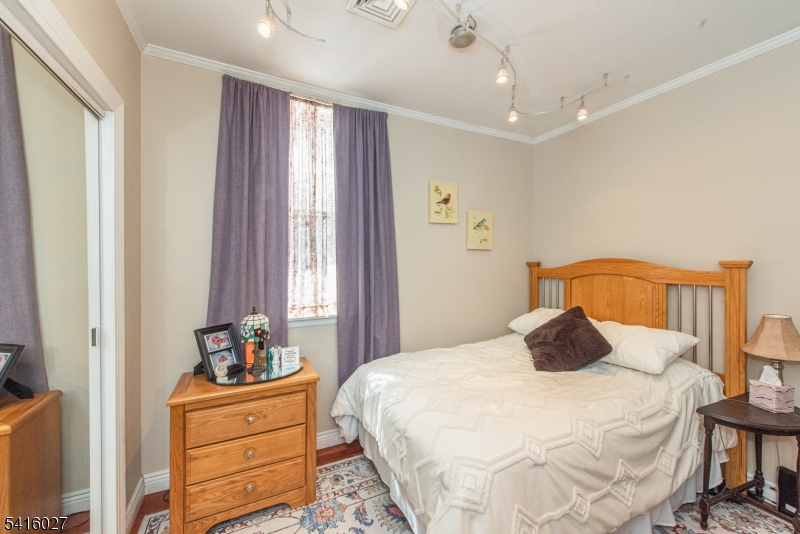 SCHOOL HOUSE PLAZA - Residential