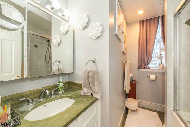 SCHOOL HOUSE PLAZA - Residential