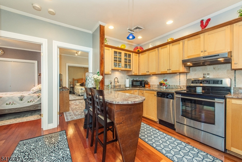 SCHOOL HOUSE PLAZA - Residential