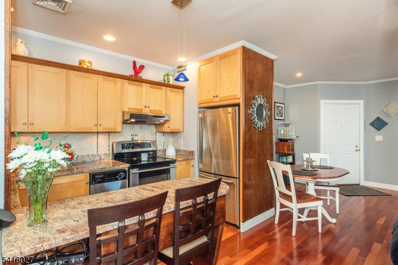 SCHOOL HOUSE PLAZA - Residential