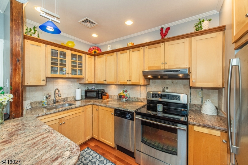 SCHOOL HOUSE PLAZA - Residential