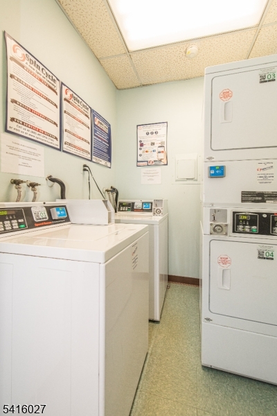 SCHOOL HOUSE PLAZA - Residential