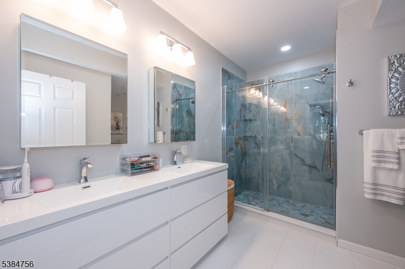 HORIZONS AT MT ARLINGTON - Residential