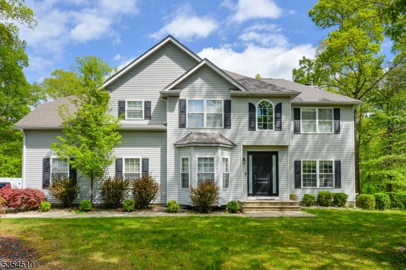 6 Manor Dr