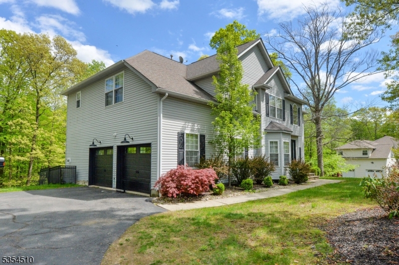 6 Manor Dr