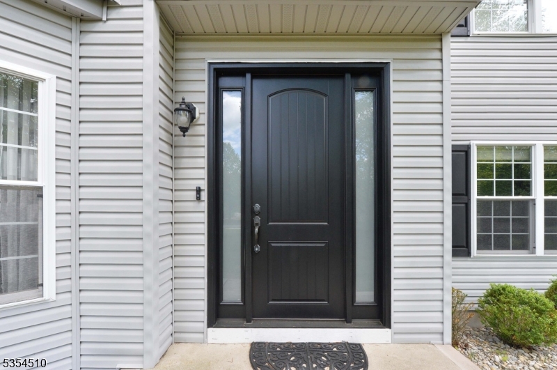 6 Manor Dr